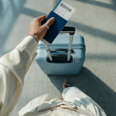 ما تفسير حلم السفر بالطائرة دون الوصول إلى الوجهة؟